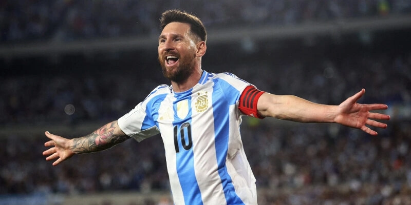 Lionel Messi: Thiên tài bóng đá với cái chân trái ma thuật.