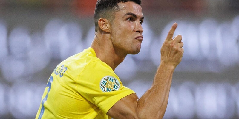 Cristiano Ronaldo: Huyền thoại ghi bàn vĩ đại nhất thế giới