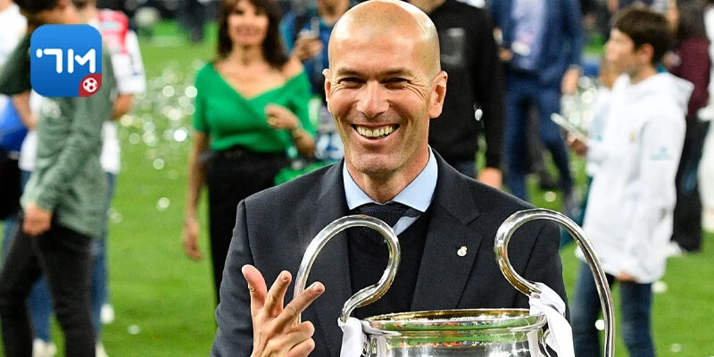 Zinedine Zidane: huyền thoại bóng đá với kỹ thuật hoàn hảo.